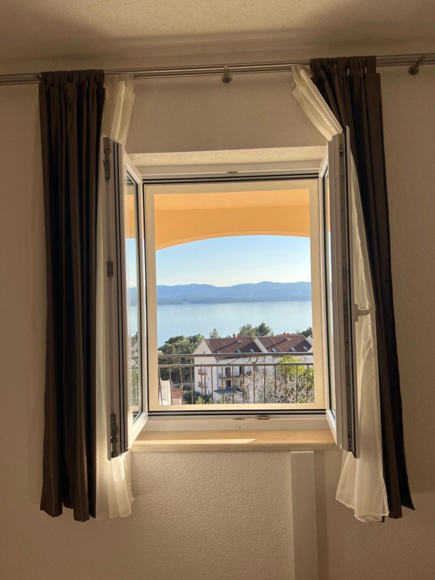 Marina - Sea View Bol